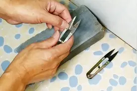 纱剪钝了不会磨？老师傅教你磨纱剪的正确方法，想省钱的值得一学视频封面