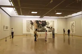 走进中国美术馆欣赏姚晓冬老师的大写意花鸟画下视频封面