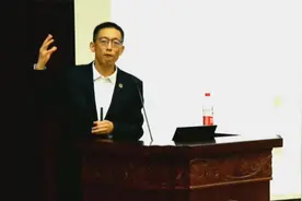 3施一公院士：一个药把艾滋病死亡率降低80%，这就是结构的重要性视频封面