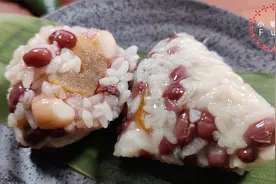 手把手教你做红豆蜜枣粽，粽情享受，粒粒饱满的美味视频封面