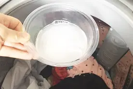 毛衣缩水怎么办？水里倒一碗，几分钟恢复新的一样，方法太棒了视频封面