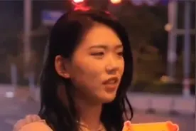 盘点当代年轻人的生活压力，人前光鲜亮丽，背后隐藏着辛酸与无奈视频封面