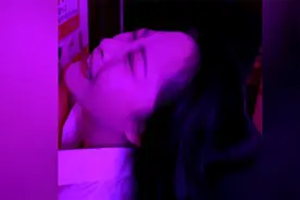 小伙按摩店消费，竟发现嫂子是头牌技师！视频封面