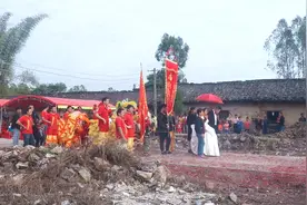 广西博白创业成功杰出青年企业家，回老家大摆婚宴，邀请族狮庆贺视频封面
