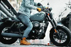 其实只有音乐和机车才是真正的绝配