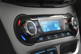 汽车空调怎么保养？制冷剂多久更换？视频封面