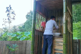 看破红尘小伙躲入深山建造自由家园，很多人向往却做不到原因是啥视频封面