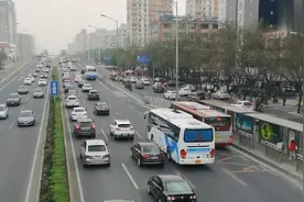 北京增发2万个新能源小客车指标，“无车家庭”8月1日起可申请！视频封面