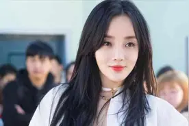 李小璐深夜大跳热舞，穿露脐装秀小蛮腰，年近40靠舞蹈复出？视频封面