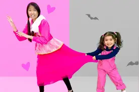 颜色大比拼，黑色和粉色的衣服哪件会更好看，你喜欢什么颜色呢？视频封面