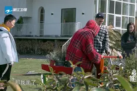 念念桃花源：小屋终于迎来第一棵桃树，阮经天檀健次种下桃树