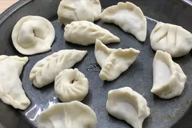 很多朋友都不会包饺子，3分钟教你9种包法，简单好看，不散不破皮视频封面