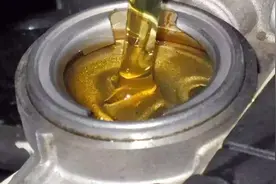 机油5W-30和5W-40，到底有啥区别，搞不明白容易白花钱