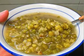 熬绿豆汤，最怕直接下锅煮，教你一招快速煮开花，颜色碧绿又起沙视频封面