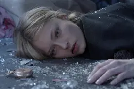 地铁司机毒发身亡，引发越轨大爆炸，全车死亡，唯独只有他能活着视频封面