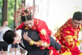 张常宁&吴冠希大婚现场花絮~哥哥张晨的祝福最简单也最真挚视频封面