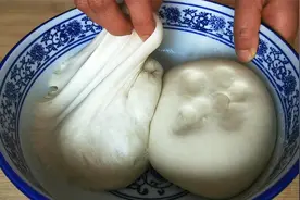 为啥和面时总粘手？原来方法不对，学会这2个手法，面再软也不粘视频封面
