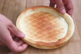 原来披萨饼皮是这样做的，在家做成本不到3元，早知道不外面买了视频封面
