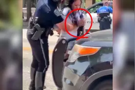 美国警察逮捕女子时疑似两次袭胸 当地警局辩护：行为符合规范