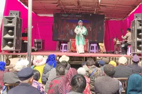 河南豫剧团下乡演出，出场费一天2000块钱，大家看看值不值视频封面