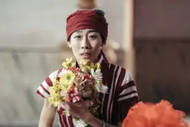 影评《驴得水》：一头驴引发的荒诞故事，演绎魔幻版现实主义视频封面