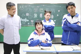不同学生没写作业老师的态度，学霸和学渣的区别对待？也太逗了视频封面