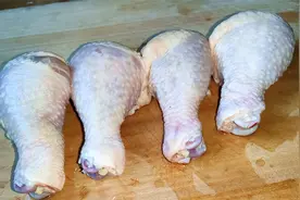 爱吃黄焖鸡的要收藏了，教你鸡腿这样做，肉质滑嫩，色香味俱全视频封面