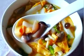 年夜饭必备菜三鲜年糕汤，寓意吉祥，营养美味当菜又当饭视频封面