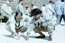 富贵兵团：华仔在监狱里面对暗号，没有一个人对上还被人说没学问