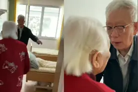 百岁妈妈到敬老院看望儿子，儿子激动地双膝下跪，画面让人落泪视频封面