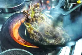 香港原创 港式干炒牛河 瑶柱蛋白炒饭 各具特色 份量十足 新龙城视频封面