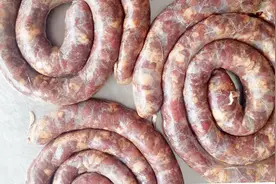 喜欢吃腊肠不要买了，做法和配方都告诉你，吃起来特别香