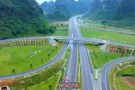 广西桂林至柳城高速路年底建成通车 6分钟看完96公里高速路全程视频封面