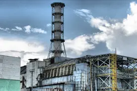 切尔诺贝利禁区森林失火辐射量飙升，当年核电站事故影响至今灾视频封面