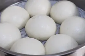 天冷发面蒸馒头绝招，教你馒头店不外传秘方，雪白暄软香甜又好吃
