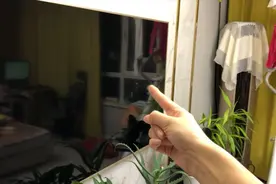 电视机屏幕脏了别乱擦，教你一招，擦完干净不易落灰，方法简单视频封面