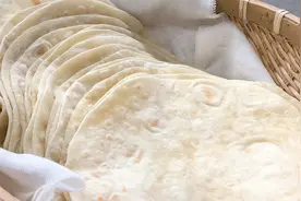 家常版烙馍，电饼铛就行，做法简单，张张薄皮又劲道，包啥都好吃视频封面