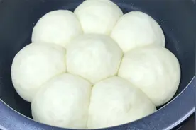 自从学会电饭锅做馒头，我家隔天就做两锅，简单易做，雪白又松软