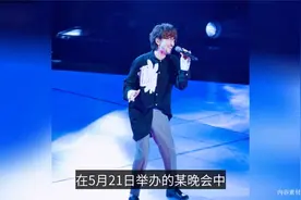 51岁周传雄近况曝光，头发浓密气色红润，曾因患病暴瘦40斤视频封面