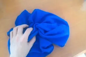 不管家中桌子有多脏，用了这招，桌子一个星期不擦都干净，学学吧