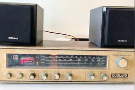 多灵牌D8190型收音机试机，上海春雷电讯厂生产，声音依旧动听视频封面