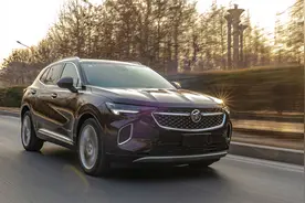 美系车都是油老虎？2.0T+9AT 这台SUV油耗感动了我丨早高峰视频封面