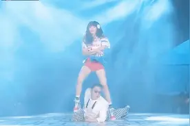 鸟叔当年的江南style真的火啊，漂亮妹子伴舞，独领音乐界风骚，视频封面