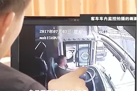 车辆发生撞击后逃逸 迫于乘客压力报警 竟跟警察要求能否私了视频封面