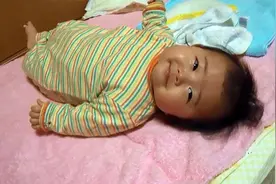 6个月小萌宝，经常这样发出海豚叫声，网友：这是怎么回事？