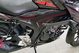 铃木盗匪150街车，质量稳定，动力足，售价1.1万，适合通勤代步视频封面