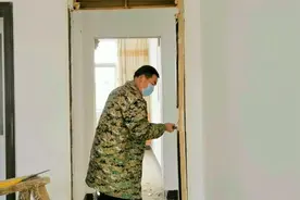 怎样拆掉旧门框不伤墙面，装修工原来是这样施工的