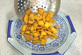 在家无聊老左教你做小零食，做法简单，嘎巴酥脆，没有任何添加剂