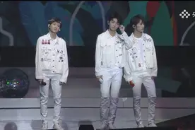 TFBOYS献唱《剩下的盛夏》，和校园作别，跟未来问好！视频封面