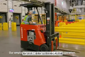 使用AWS的亚马逊配送中心（Amazon Fulfillment Center）视频封面